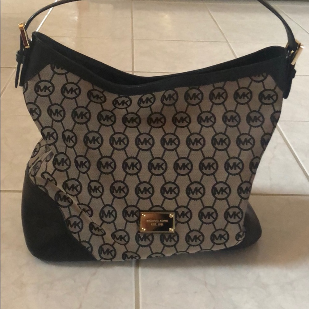 Michale Kors black shoulder bag. Worn once